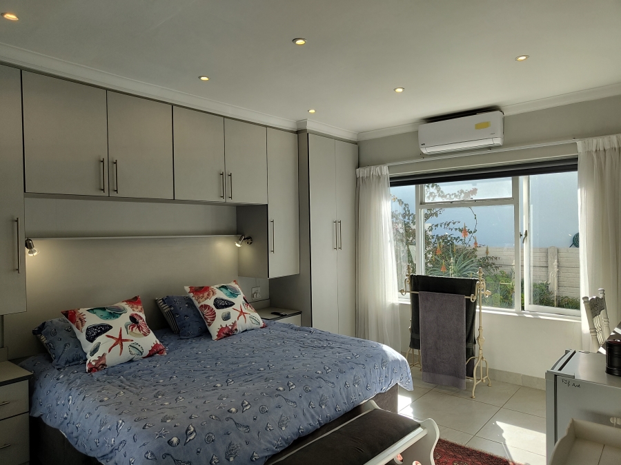 To Let 3 Bedroom Property for Rent in Stilbaai Wes Western Cape